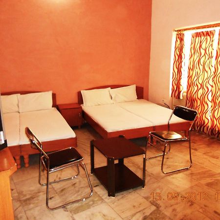 Hotel Ramneek Amritsar Exterior foto