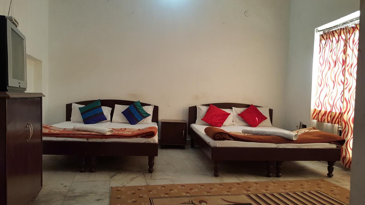 Hotel Ramneek Amritsar Exterior foto
